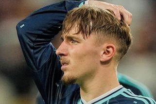 MS fotbal | Nepopsatelná bolest. Supertalent Bayernu kvůli zranění přijde o MS, kouč povolal náhradu - Sport.cz
