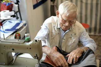 Němci musí pracovat až do 73 let, požadují vládní experti. Jinak hrozí kolaps systému