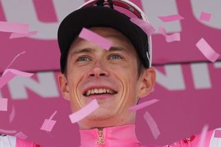 Přepsal Pantaniho rekord a vstoupil mezi nesmrtelné. Vingegaard rozmetal Giro