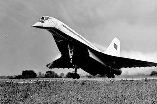 Sovětský Tupolev 144 porazil Concorde o dva měsíce, s cestujícími ale nakonec létal jen necelý rok