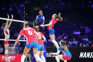 VOLEJBAL ONLINE: Parádní český výkon, v kapse už mají reprezentantky i druhý set - Sport.cz