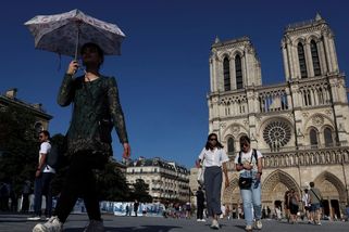 Fotky: Výkop století. Pod katedrálou Notre-Dame našli 1700 let staré předměty - Seznam Zprávy