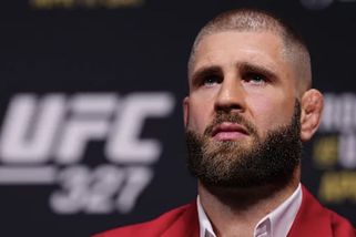 Měl soupeře dorazit, místo toho přišla milost. A svět MMA se mu směje