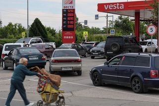 V Moskvě omezují prodej benzinu. Natankovat ho lze jen určité množství - Seznam Zprávy