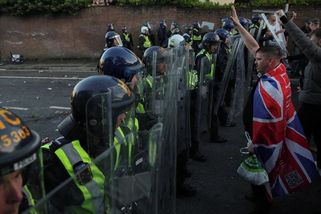 „Ideologie antirasismu musí skončit.“ Britové tepou policii za smrt studenta - Seznam Zprávy