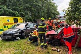 Šest zraněných při nehodě na jihu Čech. Žena je v kritickém stavu - Novinky