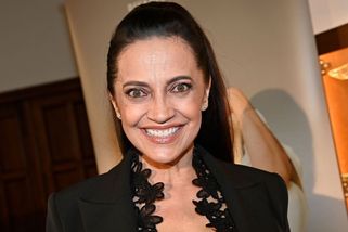 Lucie Bílá nestárne, v 60 jako vdaná paní vypadá líp než dřív. Poznali byste ji na fotkách z archivu?
