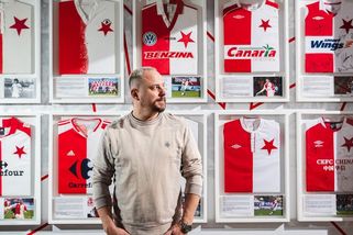 České dresy jsou jak z pravěku. Slavia mění hru, říká umělec, který ji ošatí - Sport.cz