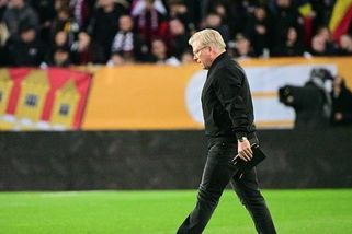 Sparta rozdává dárky. Rezignace? Kulhající hráči i podivnosti na tribunách