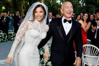 Lauren Sánchez ohromila v šatech za miliony: 900 hodin šití, 180 knoflíčků a závoj inspirovaný Sophií Loren! - Proženy.cz