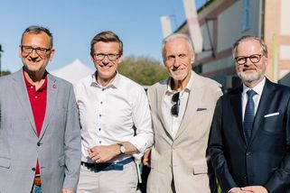 KOMENTÁŘ: Čtyřlístek kazisvětů aneb ODS slaví 35. narozeniny