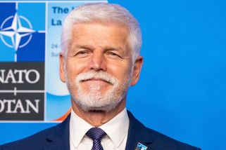Petr Pavel na roztrhání. Nejprve akce s dětmi a pak vůně benzínu a krásky