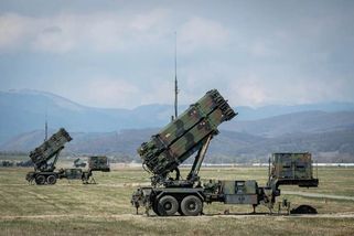 „Sestřelení dronu raketou Patriot není dobrý nápad.“ Expert o drahých zbraních z USA