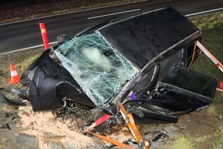 Tragická nehoda na jihu Čech, auto narazilo do betonového mostku - Novinky