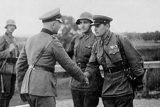 Sovětská invaze do Polska neměla za cíl bránit Československo, jde o manipulaci