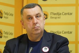 Srbsko mluví o možném zrušení bezvízového styku s Ruskem - Novinky