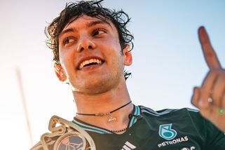 Historické tabulky F1 se otřásají v základech! Mladý teenager dál drtí konkurenci, v Monaku si připsal několik zářezů - Garáž.cz