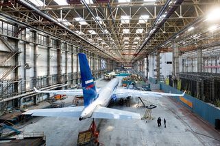 Rusko oživuje vzácný průzkumný letoun. Co se děje kolem Tu-214R