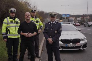 Zažil jsem den s dopravní policií. Nezodpovědní řidiči, porušování pravidel a sankce | Učíme vás řídit