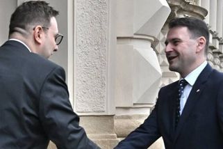 Lipavský udeřil na Macinku kvůli Sofii. Motoristy označil za bídu na český národ, ministr v reakci přitvrdil
