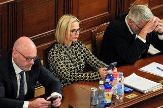 Lidem z ubytoven budou více pomáhat Úřady práce, schválili poslanci - Novinky