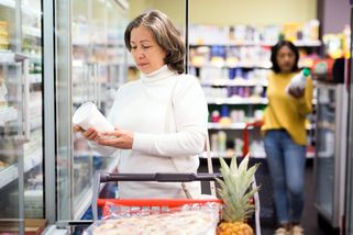 Nejhorší jogurty ze supermarketu. Češi je kupují po kusech a neví, co všechno obsahují
