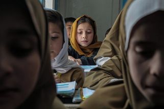 Místo školy manželství. Afghánky i tak riskují cestu za vzděláním - Seznam Zprávy
