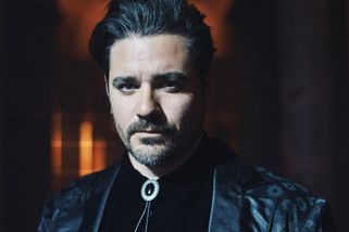 Drama kolem třetí řady Zrádců. Štáb se potýká s problémy, které ohrožují natáčení