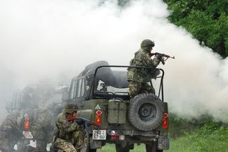 Vojáci varují před vstupem do vojenského újezdu Březina. Není to ráj houbařů, jezdí v něm tanky - Novinky