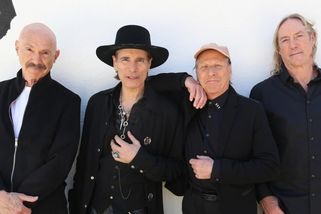 Superkapela Beat v Praze složí poctu King Crimson. Publikum vezme do osmdesátek | Headliner