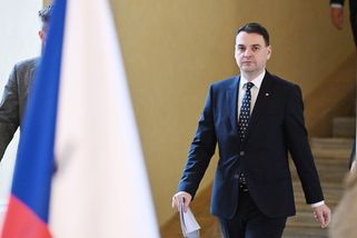 Komentář: Macinka „pálí mosty“ k Hradu, Babiš má proč znervóznět - Seznam Zprávy