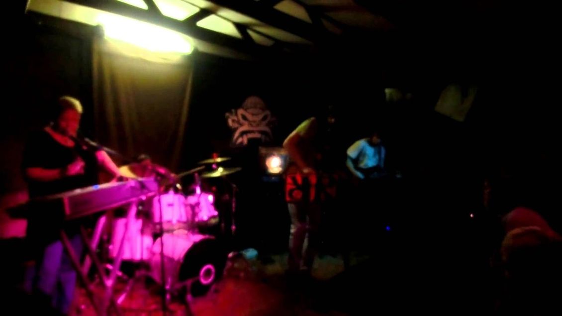Terra Ignota - 1. 9. 2012, klub Modrá vopice: live "Už mě vezou do Bohnic"