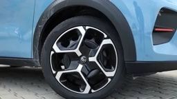 Každý pátý Čech jezdí v létě na zimních pneumatikách. Úspora, nebo zbytečný hazard? | Autosalon TV Prima