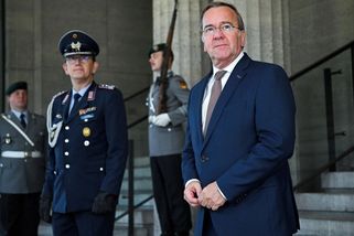 Německo na muniční iniciativu přispěje dalšími 300 miliony eur, řekl Pistorius - Seznam Zprávy