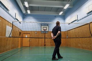 Dovolíme jim plyšáky? Švédsko chce kvůli válce gangů posílat do vězení i děti - Seznam Zprávy