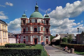 Na okultní praktiky nebo vydírání? V Jablonném přemítají nad krádeží lebky světice - Novinky