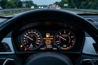 Vyjíždíte palivovou nádrž takřka do sucha? Tak si koledujete o malér - Garáž.cz