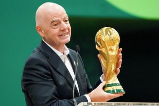 Bývalý šéf UEFA podal trestní oznámení na prezidenta FIFA - Sport.cz