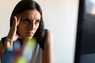 ŽENA-IN - Ještě nejsem v důchodu, ale už teď mám pocit, že mě svět nechal za sebou. Přestávám ho stíhat, zoufá si Jana