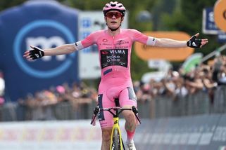Vingegaard výhrou v předposlední etapě potvrdil celkový triumf na Giru - Sport.cz
