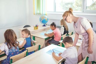 Už ne asistenti pro jednotlivé děti. Revize inkluze startuje - Novinky