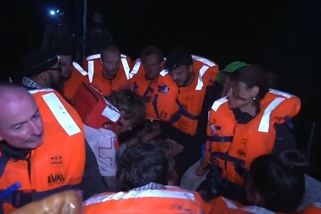 Loď s aktivisty, které se zmocnili izraelští vojáci, je v Izraeli - Seznam Zprávy