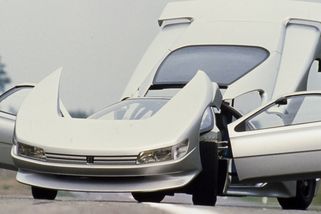 Peugeot jednou postavil auto, které mělo porazit Ferrari. Bylo rychlejší, krásnější a svět na něj zapomněl