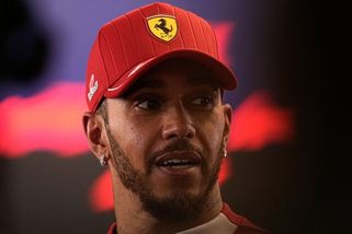 Hamilton se po zpackané sezoně odřízne od světa - Sport.cz
