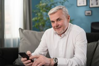 Češi dostanou od VZP 8000 Kč: Jaké jsou podmínky a jak zažádat?