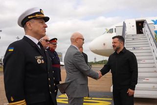 Zelenskyj je v Británii. Bude jednat se Starmerem, Macronem a Merzem - Novinky