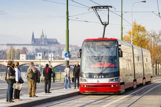 Otevřená záležitost. Tahanice o automobily v centru metropole nekončí