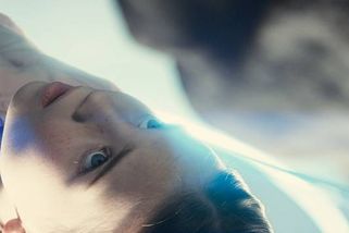 Den odhalení: Nejsme tu sami. Vlády nám mimozemšťany tajily, míní Spielberg
