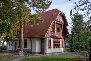 Karel Gott měl ve Strašnicích luxusní bungalov. Musel pryč, nahradil ho ministr - Seznam Zprávy