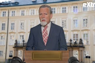 Jablonský jako prezident Pavel zachraňující Čechy z ostrovů zmítaných plameny | To byl zase týden